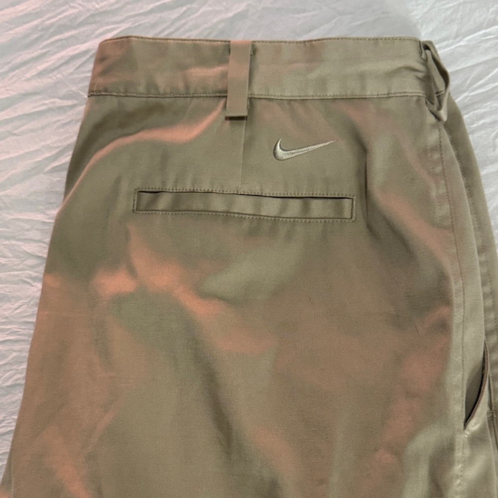 Nike Golf Tan Men's Shorts - Picture 3 of 4